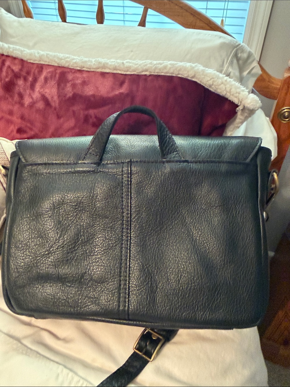 Portland Leather Black Pebble Grain Leather Messenger Bag with Adjustable Strap - Picture 15 of 16